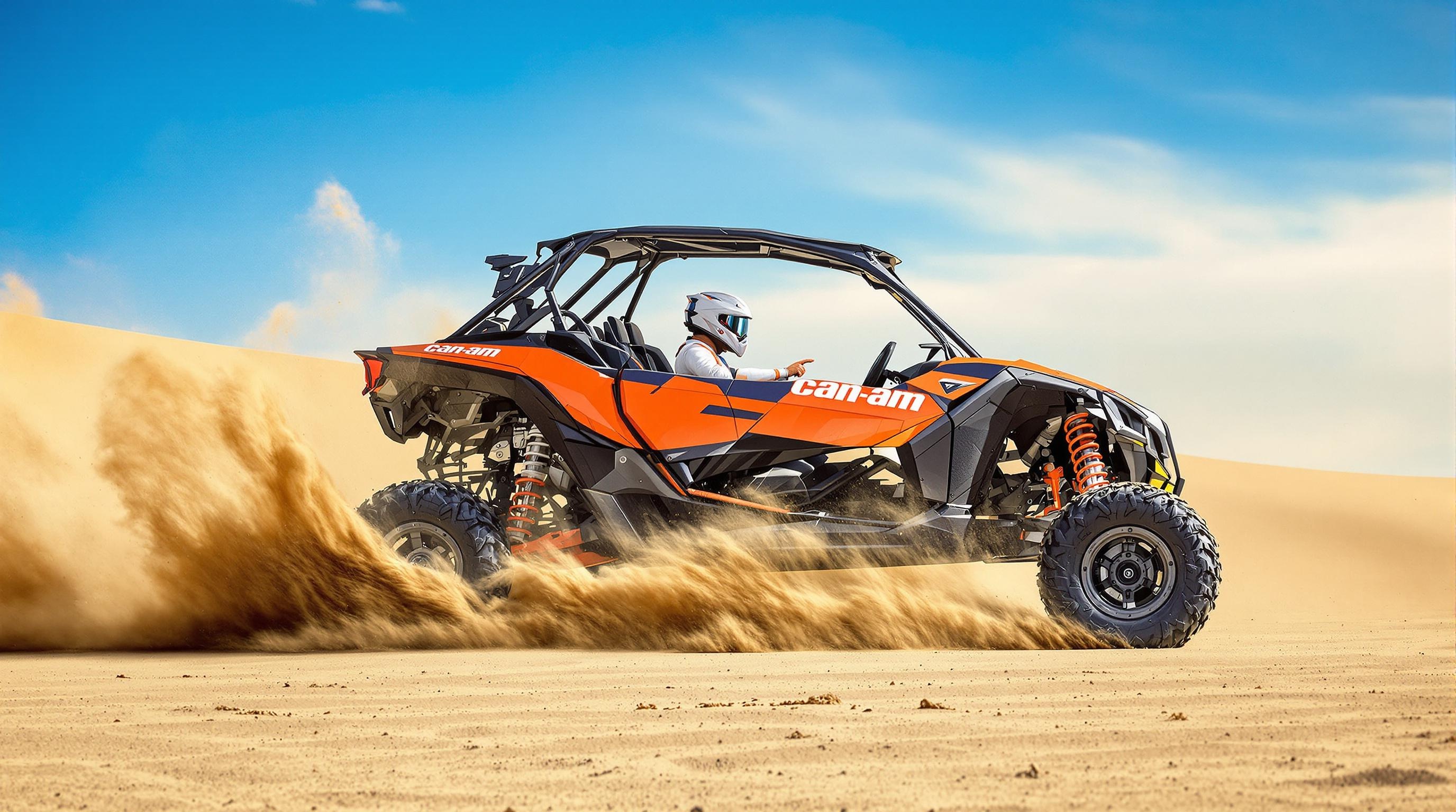 Vue latérale du Maverick Trail 2024 sur terrain sable