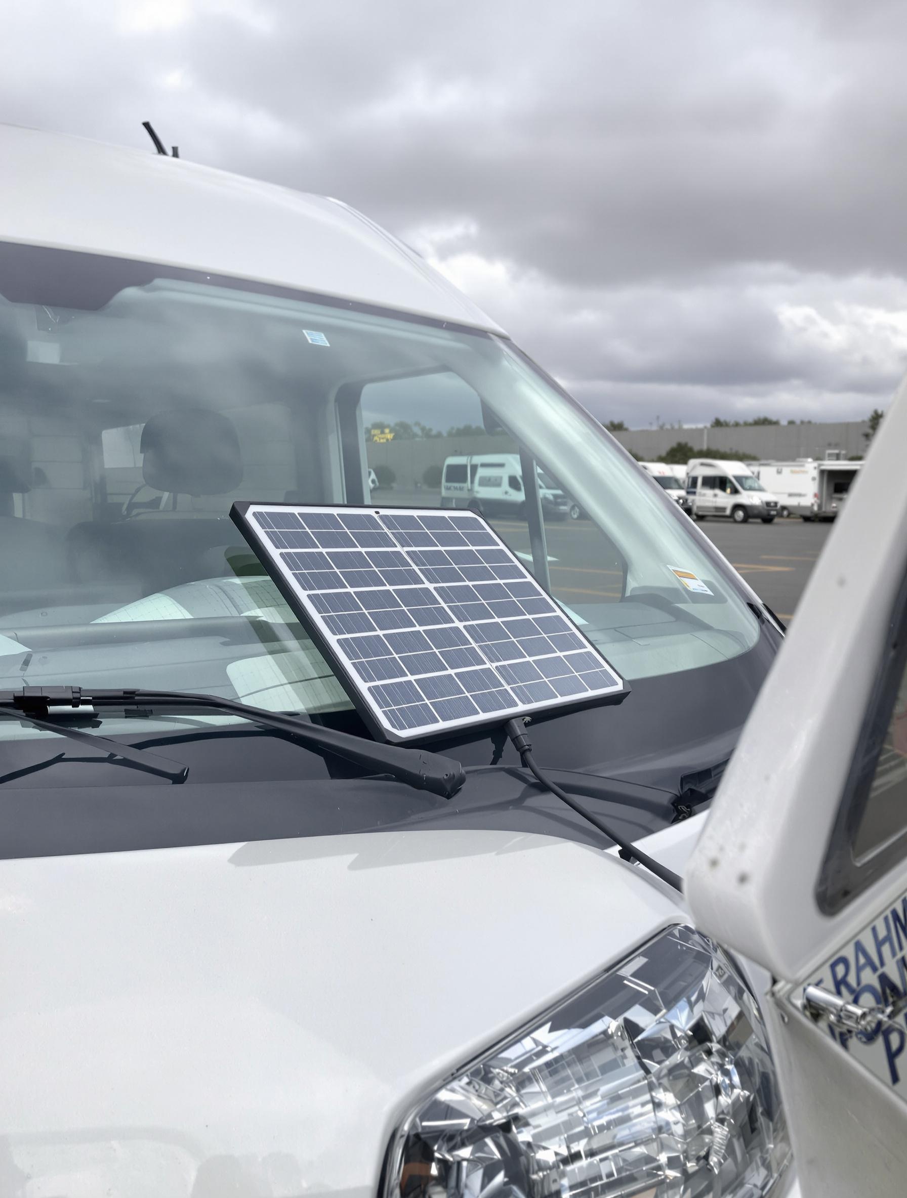 kit solaire maintien charge camping-car stationnement