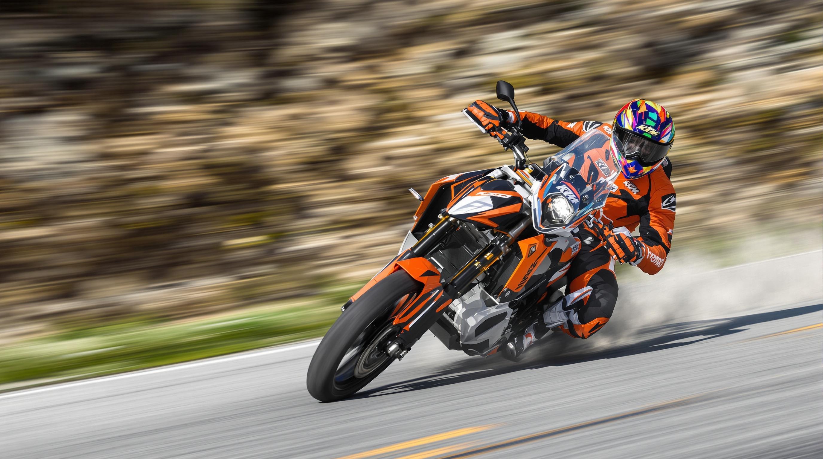 KTM 890 Adventure angle asphalte performance