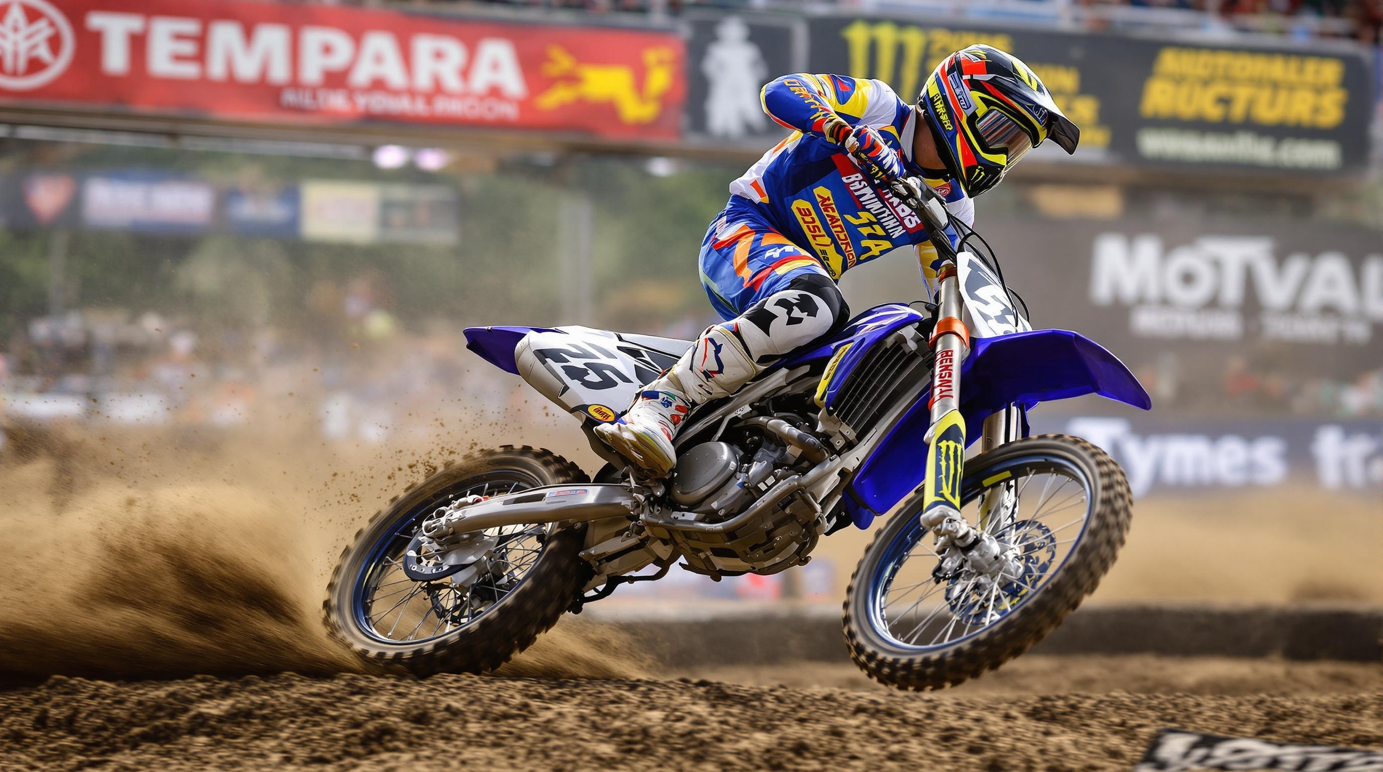 Yamaha YZ125 2025 en action sur piste, démontrant sa puissance deux-temps