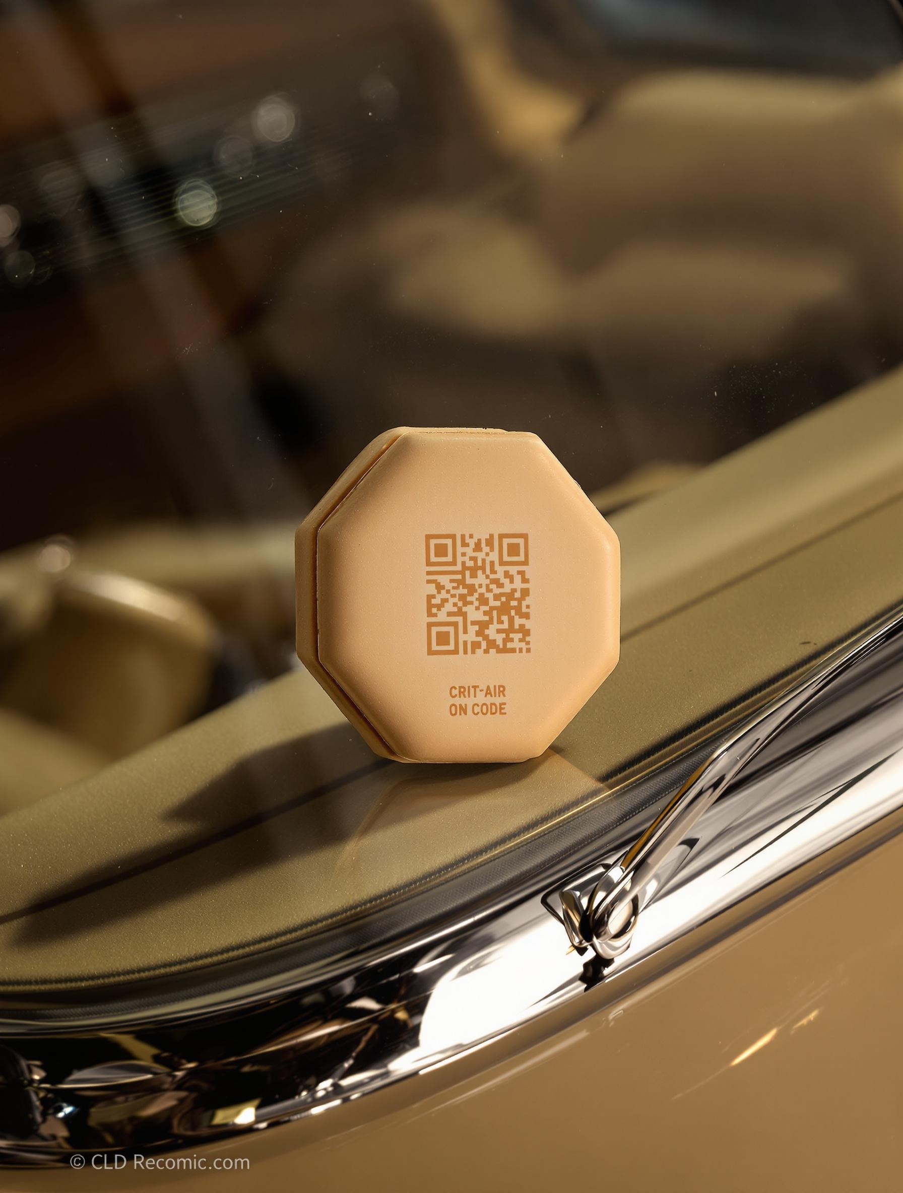 Prototype du macaron Crit'Air collection octogonal avec QR code