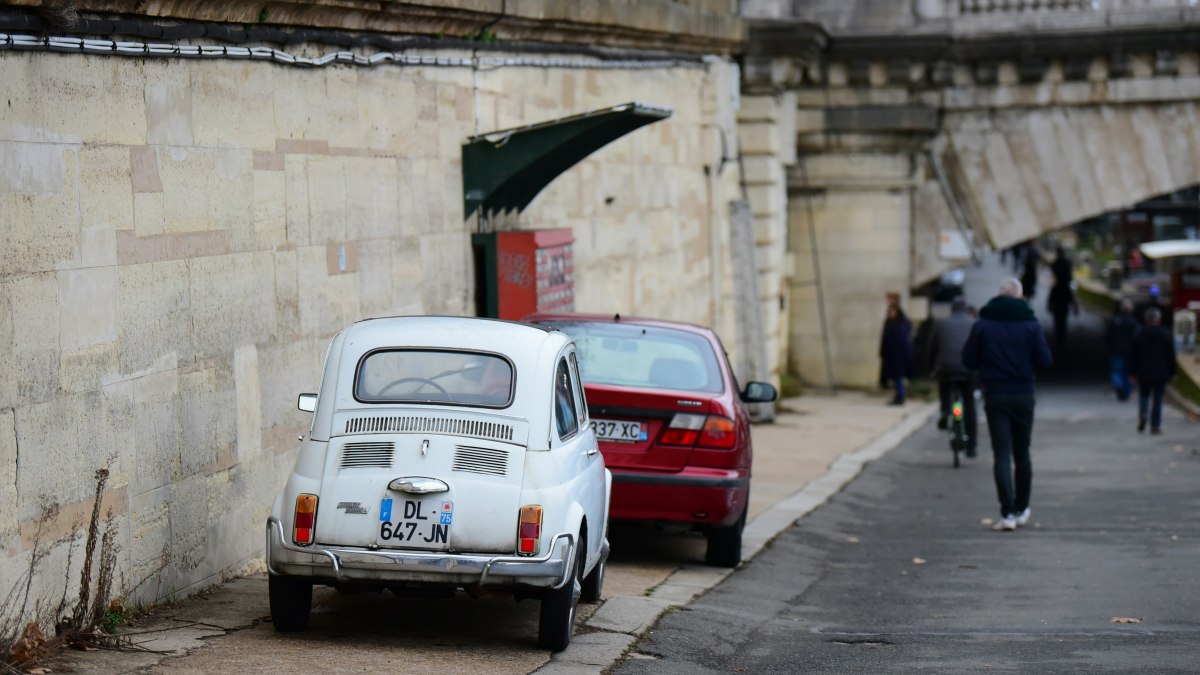 Voiture à Paris